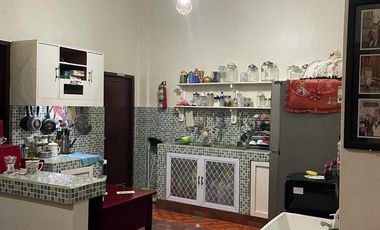 Rumah Bagus style Kayu 2 lantai Dijual , di Denpasar Barat