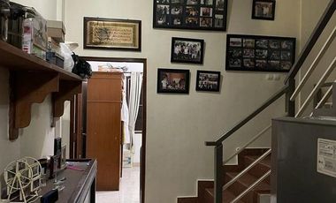 Rumah Bagus style Kayu 2 lantai Dijual , di Denpasar Barat