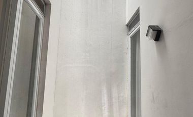 DIJUAL RUMAH ASRI 2 LANTAI 7 MENIT DARI PINTU TOL JORR