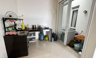 DIJUAL RUMAH ASRI 2 LANTAI 7 MENIT DARI PINTU TOL JORR