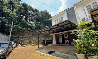 DIJUAL RUMAH ASRI 2 LANTAI 7 MENIT DARI PINTU TOL JORR