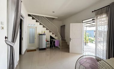 DIJUAL RUMAH ASRI 2 LANTAI 7 MENIT DARI PINTU TOL JORR