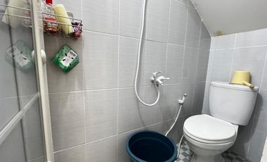 DIJUAL RUMAH ASRI 2 LANTAI 7 MENIT DARI PINTU TOL JORR