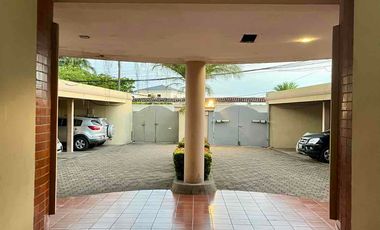 VENDO DEPARTAMENTO CERCA DE LA UEES 3 DORMITORIOS CON BAÑO, IDEAL PARA ESTUDIANTES