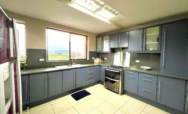 VENDO DEPARTAMENTO CERCA DE LA UEES 3 DORMITORIOS CON BAÑO, IDEAL PARA ESTUDIANTES