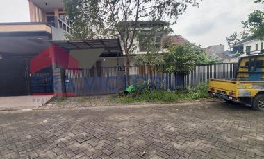 Rumah Semi Furnished One Gate System Keamanan 24 Jam Krian–Taman