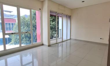 Jarang Ada! Disewakan Cepat Rumah Golf Lake Uk 8X20