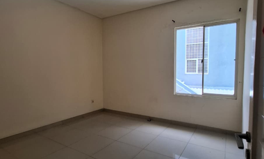 Jarang Ada! Disewakan Cepat Rumah Golf Lake Uk 8X20