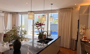 House and Lot For Sale in  Fort Bonifacio Residence.