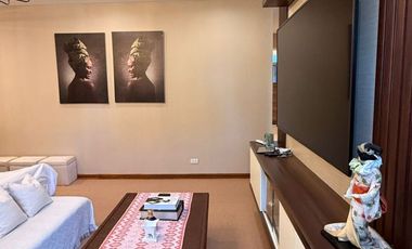 House and Lot For Sale in  Fort Bonifacio Residence.