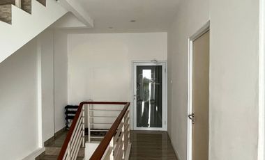 Ruko 4 Lantai Bintaro Persada Jakarta Selatan ada ruang rapat