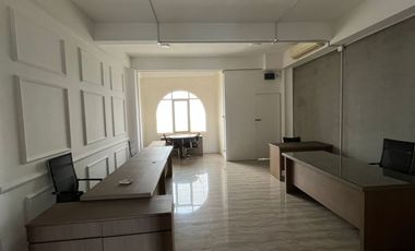 Ruko 4 Lantai Bintaro Persada Jakarta Selatan ada ruang rapat