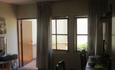 MODERNA CASA DE 5 HABIT EN VALLE HERMOSO, SURCO $ 595,000