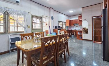 For Sale! 3 Storey Townhome in Ketnuti Chermine Village (Lat Phrao 87), Next to CDC!! 34 Sq. wa, 250 Sqm 6 Bedrooms 5 Bathrooms 4 Parking lot