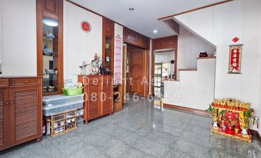 For Sale! 3 Storey Townhome in Ketnuti Chermine Village (Lat Phrao 87), Next to CDC!! 34 Sq. wa, 250 Sqm 6 Bedrooms 5 Bathrooms 4 Parking lot