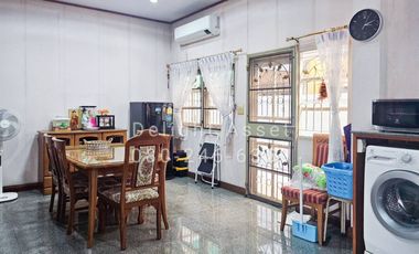 For Sale! 3 Storey Townhome in Ketnuti Chermine Village (Lat Phrao 87), Next to CDC!! 34 Sq. wa, 250 Sqm 6 Bedrooms 5 Bathrooms 4 Parking lot