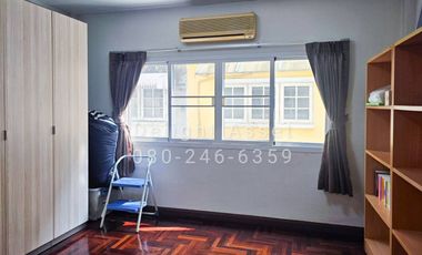 For Sale! 3 Storey Townhome in Ketnuti Chermine Village (Lat Phrao 87), Next to CDC!! 34 Sq. wa, 250 Sqm 6 Bedrooms 5 Bathrooms 4 Parking lot