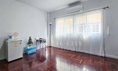 For Sale! 3 Storey Townhome in Ketnuti Chermine Village (Lat Phrao 87), Next to CDC!! 34 Sq. wa, 250 Sqm 6 Bedrooms 5 Bathrooms 4 Parking lot