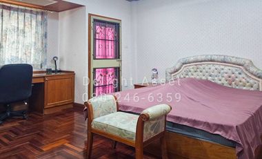 For Sale! 3 Storey Townhome in Ketnuti Chermine Village (Lat Phrao 87), Next to CDC!! 34 Sq. wa, 250 Sqm 6 Bedrooms 5 Bathrooms 4 Parking lot