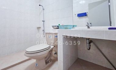 For Sale! 3 Storey Townhome in Ketnuti Chermine Village (Lat Phrao 87), Next to CDC!! 34 Sq. wa, 250 Sqm 6 Bedrooms 5 Bathrooms 4 Parking lot