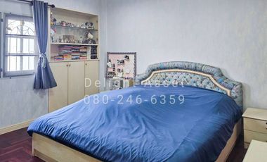 For Sale! 3 Storey Townhome in Ketnuti Chermine Village (Lat Phrao 87), Next to CDC!! 34 Sq. wa, 250 Sqm 6 Bedrooms 5 Bathrooms 4 Parking lot