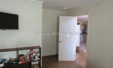 Leon Propiedades vende sitio de 2.100 m2 con casa en Curacaví centro.