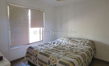 Leon Propiedades vende sitio de 2.100 m2 con casa en Curacaví centro.
