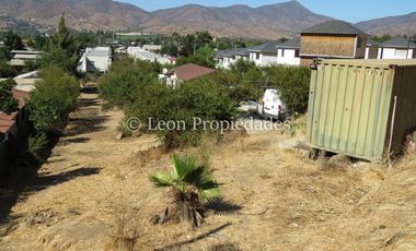 Leon Propiedades vende sitio de 2.100 m2 con casa en Curacaví centro.