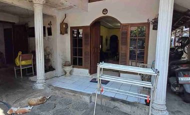 Rumah  lokasi strategis cocok untuk dibuat ruko dan hunian tempat tinggal