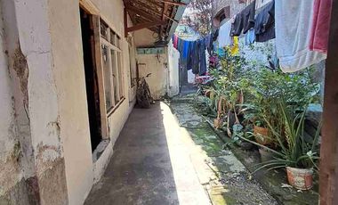 Rumah  lokasi strategis cocok untuk dibuat ruko dan hunian tempat tinggal
