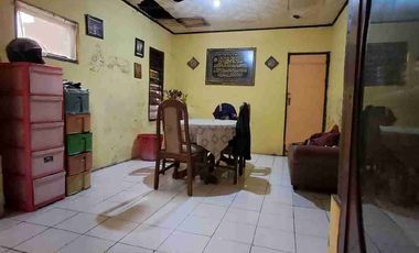 Rumah  lokasi strategis cocok untuk dibuat ruko dan hunian tempat tinggal