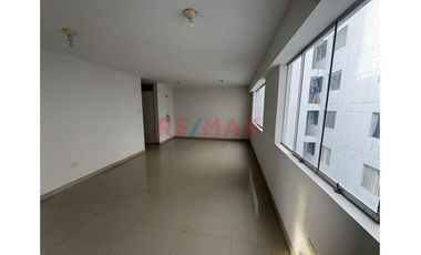 Se Alquila Moderno Departamento De 92.23 M2 En Urb Las Orquideas/San Isidro Con Ascensor S/. 1,300.00