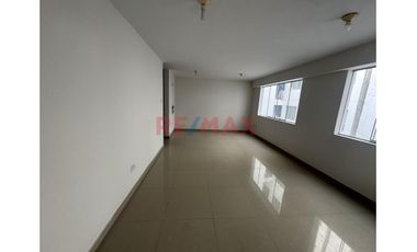 Se Alquila Moderno Departamento De 92.23 M2 En Urb Las Orquideas/San Isidro Con Ascensor S/. 1,300.00