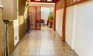 San Bernardo – Oportunidad casa 3D en condominio cerrado, seguridad y plusvalía, a minutos de Metro Matanza, ideal primera vivienda o inversión