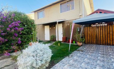 San Bernardo – Oportunidad casa 3D en condominio cerrado, seguridad y plusvalía, a minutos de Metro Matanza, ideal primera vivienda o inversión