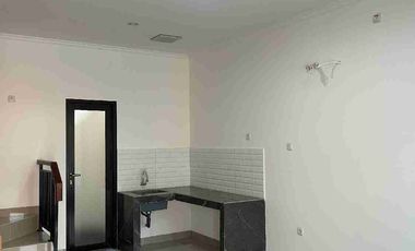 Rumah siap huni Jakarta Timur.surat shm.lokasi strategis.dekat dengan pusat perbelanjaan.rs.sekolahan.setasiun. lingkungan aman bebas banjir