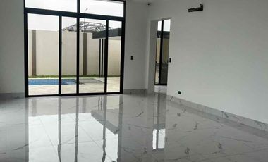 vendo casa en samborondon de estreno