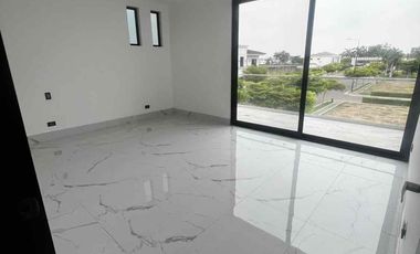 vendo casa en samborondon de estreno