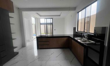 vendo casa en samborondon de estreno