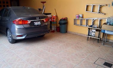 Propiedad única en Del Valle: casa principal + casa independiente estilo colonial