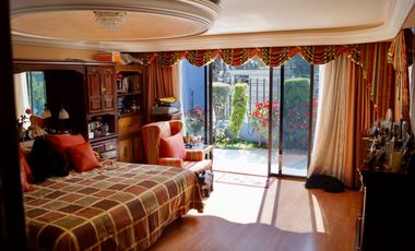 Propiedad única en Del Valle: casa principal + casa independiente estilo colonial