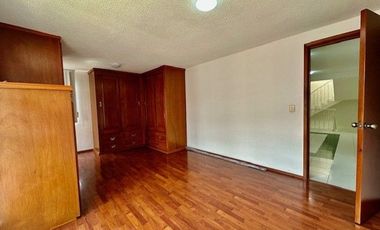 CASA EN RENTA EN TOLUCA DE 4 RECAMARAS CERCA DE BOSH EN PRIVADA