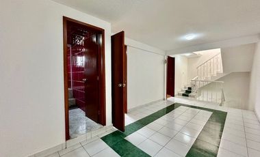 CASA EN RENTA EN TOLUCA DE 4 RECAMARAS CERCA DE BOSH EN PRIVADA