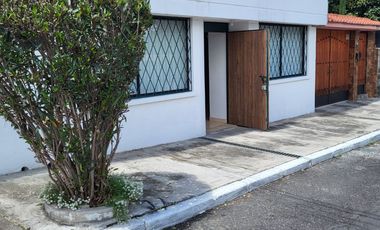 ARRIENDO DEPARTAMENTO 2 DORMITORIOS URBANIZACION PRIVADA CUMBAYA