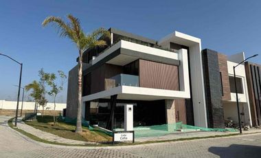 Casa en Renta en Lomas de Angelopolis, Parque Alvea