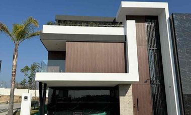 Casa en Renta en Lomas de Angelopolis, Parque Alvea