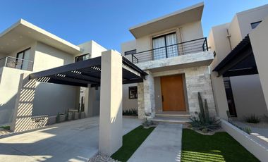 LOS CABOS, Casa amueblada con amenidades, patio privado, amueblada en Tezal.