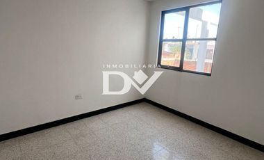 DEPARTAMENTO EN RENTA DE 2 HABITACIONES A UNA CALLE DE PLAZA CRISTAL