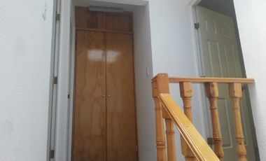 CASA EN RENTA, EN EL FRACC. PASEOS DEL VALLE, COL. AZTECA EN TOLUCA, SÁLIDA A CEBORUCO Y AV. LAS TORRES, A 5 MIN DE PREPA 5