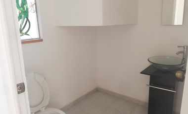 CASA EN RENTA, EN EL FRACC. PASEOS DEL VALLE, COL. AZTECA EN TOLUCA, SÁLIDA A CEBORUCO Y AV. LAS TORRES, A 5 MIN DE PREPA 5